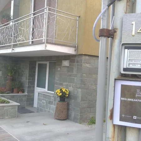 B&B Magenta 3*